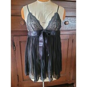 Victoria’s Secret Black Lace Pleated Babydoll Nighty SZ MED